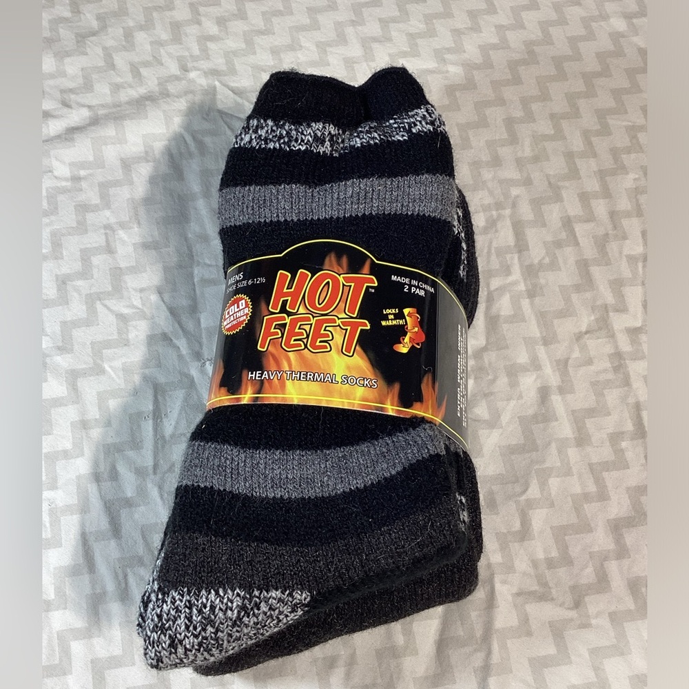 Hot Feet Striped and Dark Grey 2 Pack Men’s Thermal Socks
